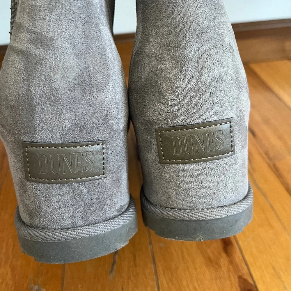 NWOT Dunes‎ Women's hidden wedge boot size 11